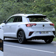 VW T-Roc R 改良新型プロトタイプ（スクープ写真）