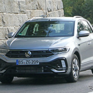 VW T-Roc R-Line 改良新型プロトタイプ（スクープ写真）