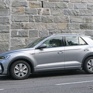VW T-Roc R-Line 改良新型プロトタイプ（スクープ写真）