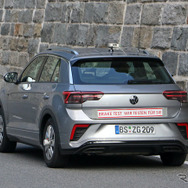 VW T-Roc R-Line 改良新型プロトタイプ（スクープ写真）