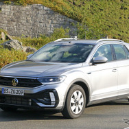 VW T-Roc R-Line 改良新型プロトタイプ（スクープ写真）