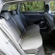 VW ゴルフヴァリアント eTSI Active