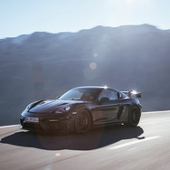 ポルシェ 718 ケイマン GT4 RS のプロトタイプ