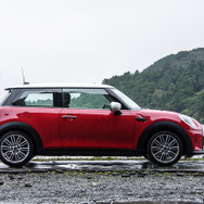 MINI クーパー（3ドア）