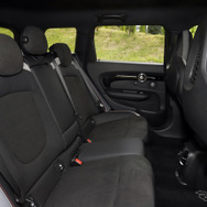 MINI John Cooper Works クラブマン リアシート