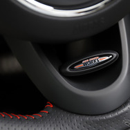 MINI John Cooper Works クラブマン ステアリングバッヂ
