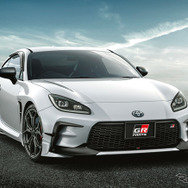 トヨタ GR 86 RZ（6MT・クリスタルホワイトパール）GRパーツ装着車