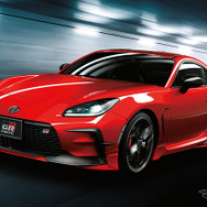 トヨタ GR 86 RZ（6MT・スパークレッド）GRパーツ装着車