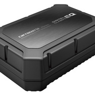 「パワードサブウーファー」の一例（カロッツェリア・TS-WX400DA）。