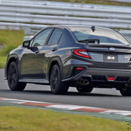 スバル WRX S4 新型