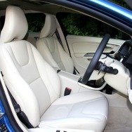 ボルボ V60 D4 SE