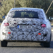 メルセデスベンツ Eクラス 次期型プロトタイプ（スクープ写真）
