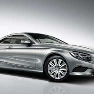 メルセデスSクラスクーペのS400 4MATIC