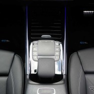 メルセデスベンツ EQA250