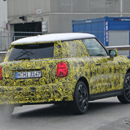MINI ハッチバック 次世代型プロトタイプ（スクープ写真）