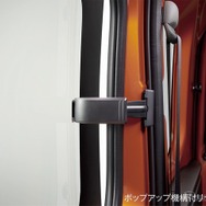 ポップアップ機構付きリヤガラス