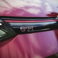 VW ゴルフ GTI フロントエンブレム