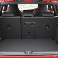 VW ゴルフ GTI ラゲージスペース