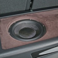 サブウーファーにはフロントスピーカーとブランドを合わせてモレル・ウルティモ104Tiをセレクト。