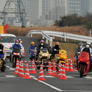 2日まで都内各所で暴走族対策の警戒が続く