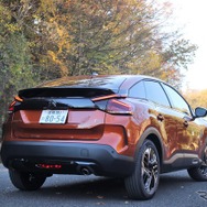 シトロエン C4（日本仕様とは異なる箇所があります）
