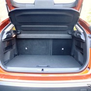 シトロエン C4（日本仕様とは異なる箇所があります）
