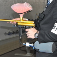 逃走車両を特定するための「着色球発射装置」