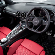 アウディ TTS クーペ 2.0 TFSI クワトロ
