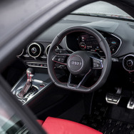 アウディ TTS クーペ 2.0 TFSI クワトロ