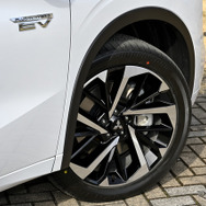 三菱 アウトランダーPHEV 新型