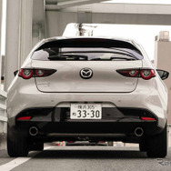 マツダ3 e-SKYACTIV X MT車