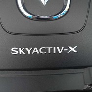 マツダ3 e-SKYACTIV X MT車