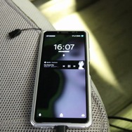 ストリーミング再生を利用するためにスマホをDACに接続して使うシステムを追加した。一気に音源の幅が広がった。