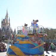 「ニューイヤーズ・グリーティング」 - (C) Disney