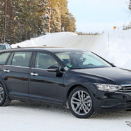 VW パサート 次期型プロトタイプ（スクープ写真）