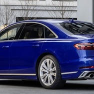 アウディ S8 改良新型
