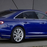 アウディ S8 改良新型