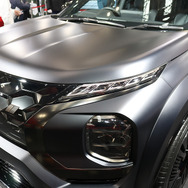 三菱自動車　MITSUBISHI アウトランダー