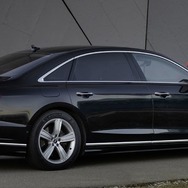 アウディ A8 60 TFSI e クワトロ 改良新型