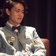 菅田将暉のファッションに注目／『ピンクとグレー』　-(C) 2015 『ピンクとグレー』製作委員会