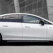 メルセデスAMG EQE 53 4MATIC +