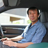 高音質であることに加えてデザイン性を追求した塩川さん。個性的なインテリアと絶品のサウンドがお気に入りとなった。