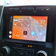 『VISIT』を接続したときの車載機の表示例。