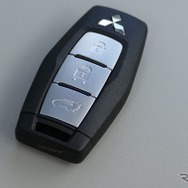 三菱 アウトランダーPHEV