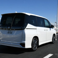 トヨタ ヴォクシー 新型