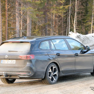 VW パサート 次期型プロトタイプ（スクープ写真）