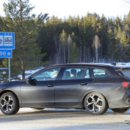 VW パサート 次期型プロトタイプ（スクープ写真）