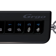市販「カーセキュリティ」の一例（ユピテル・Grgo-Vシリーズ 1WAYリモコン）。