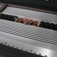超ド級のパワーアンプであるクワトロリゴブランドのデシデリオ。音色、ツヤのあるサウンドなどオーナーもお気に入り。