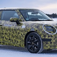 MINI ハッチバック 次期型のEVプロトタイプ